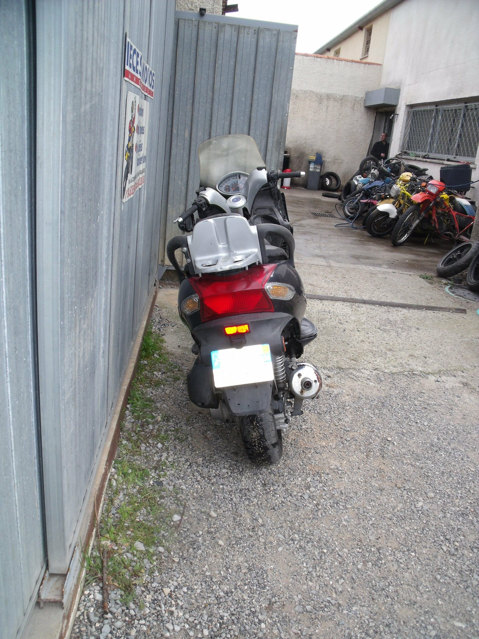 Kymco 125 Grand Dink(SCOPPKYM125GRANDINK-2) (2)