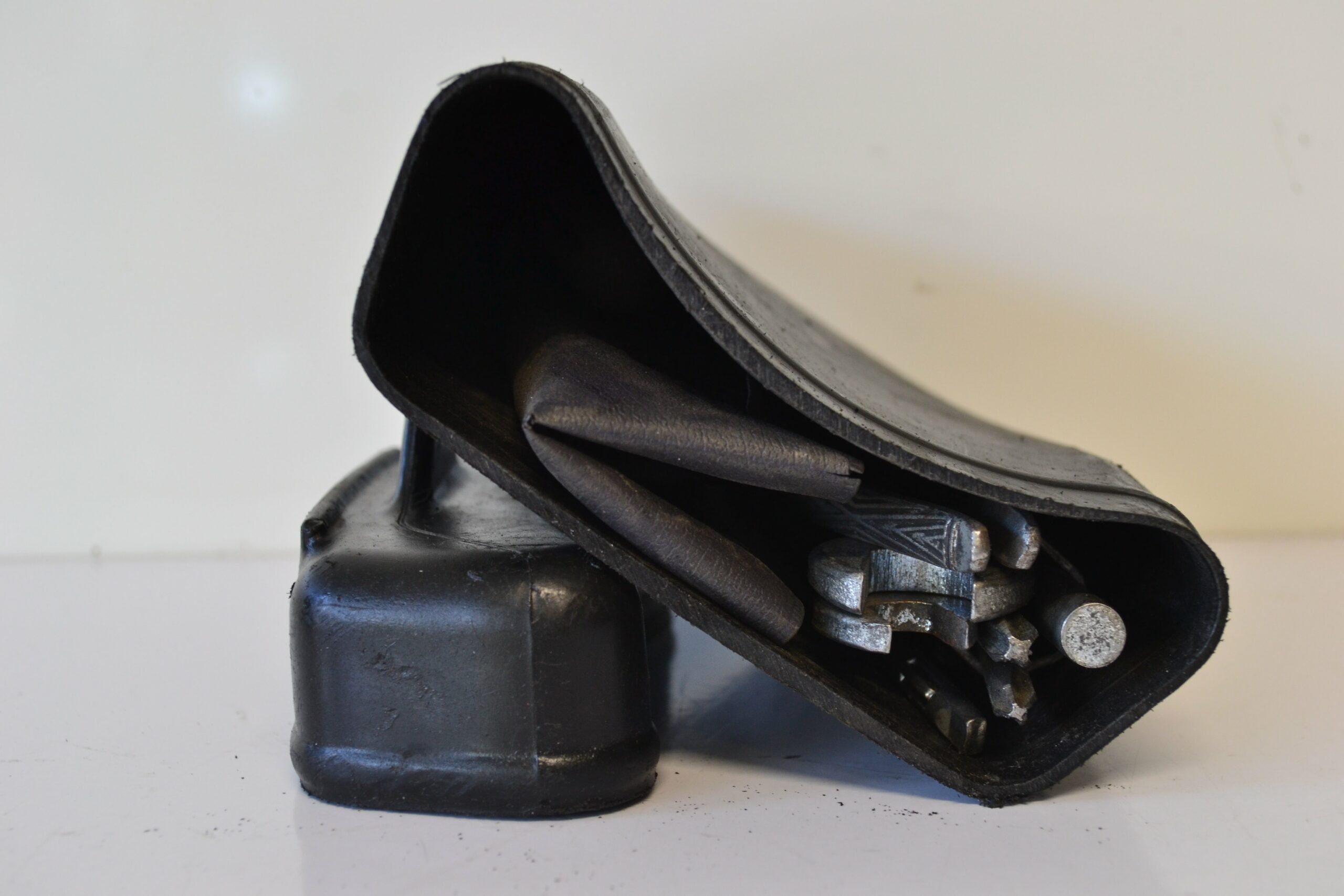 Boite à outils vide pour Honda 125 XLR - JD04 main image 1