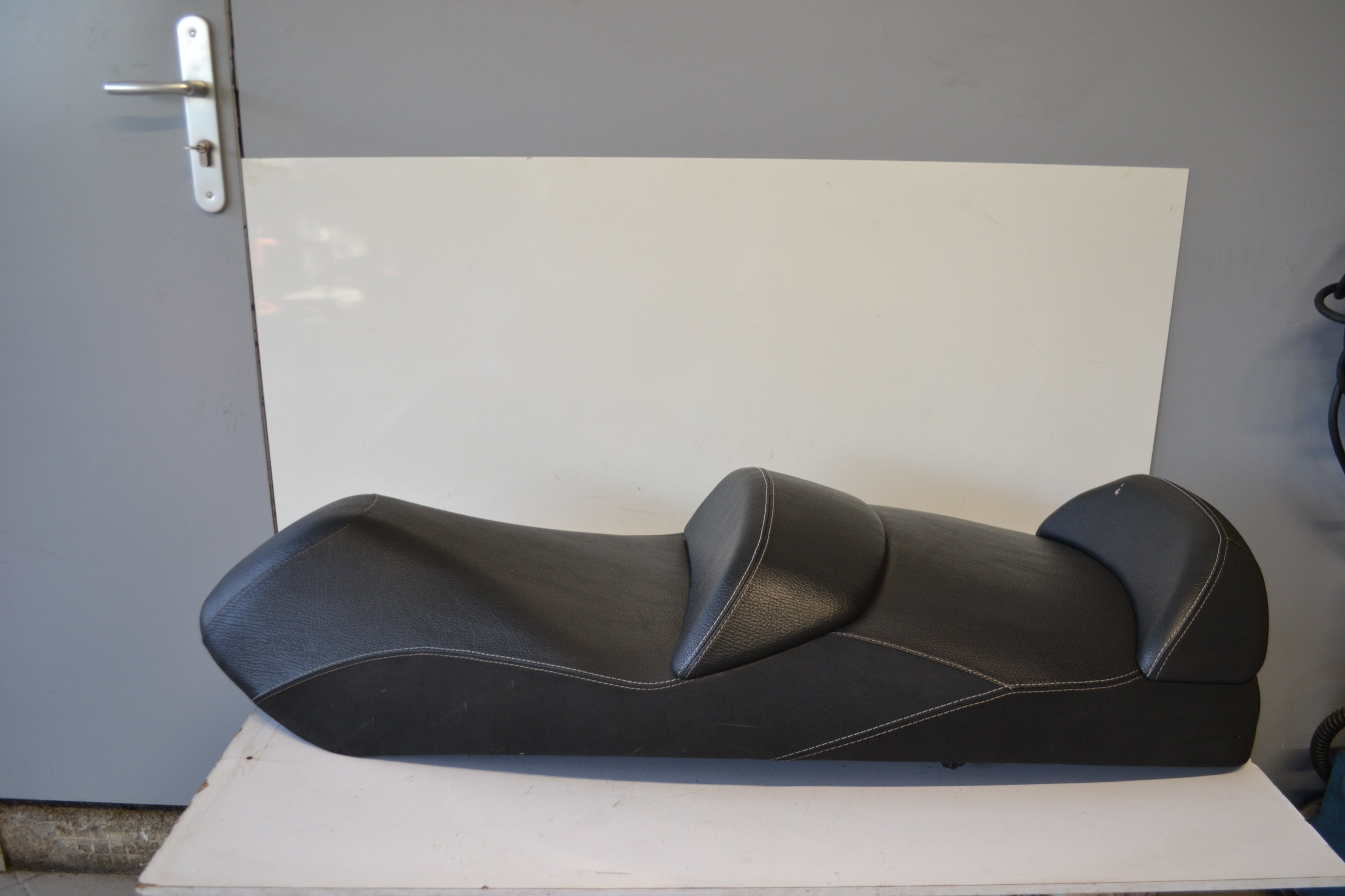 Moteur D'ouverture De Selle Pour Piaggio MP3 500 - Année 2015, Pièce D'occasion Opérationnelle