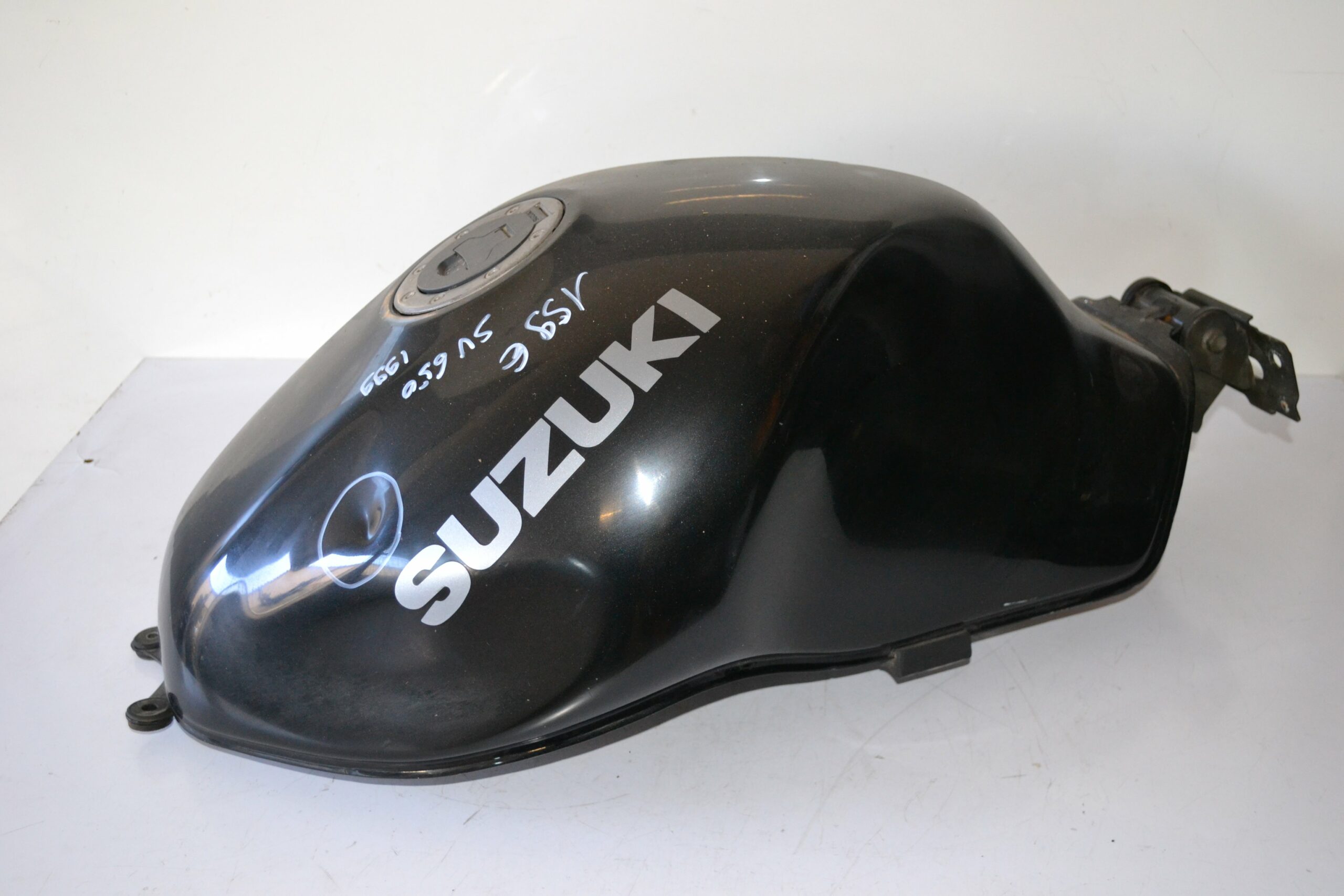 Réservoir d'essence pour Suzuki 650 DR RS SE - SP42A - SP43A