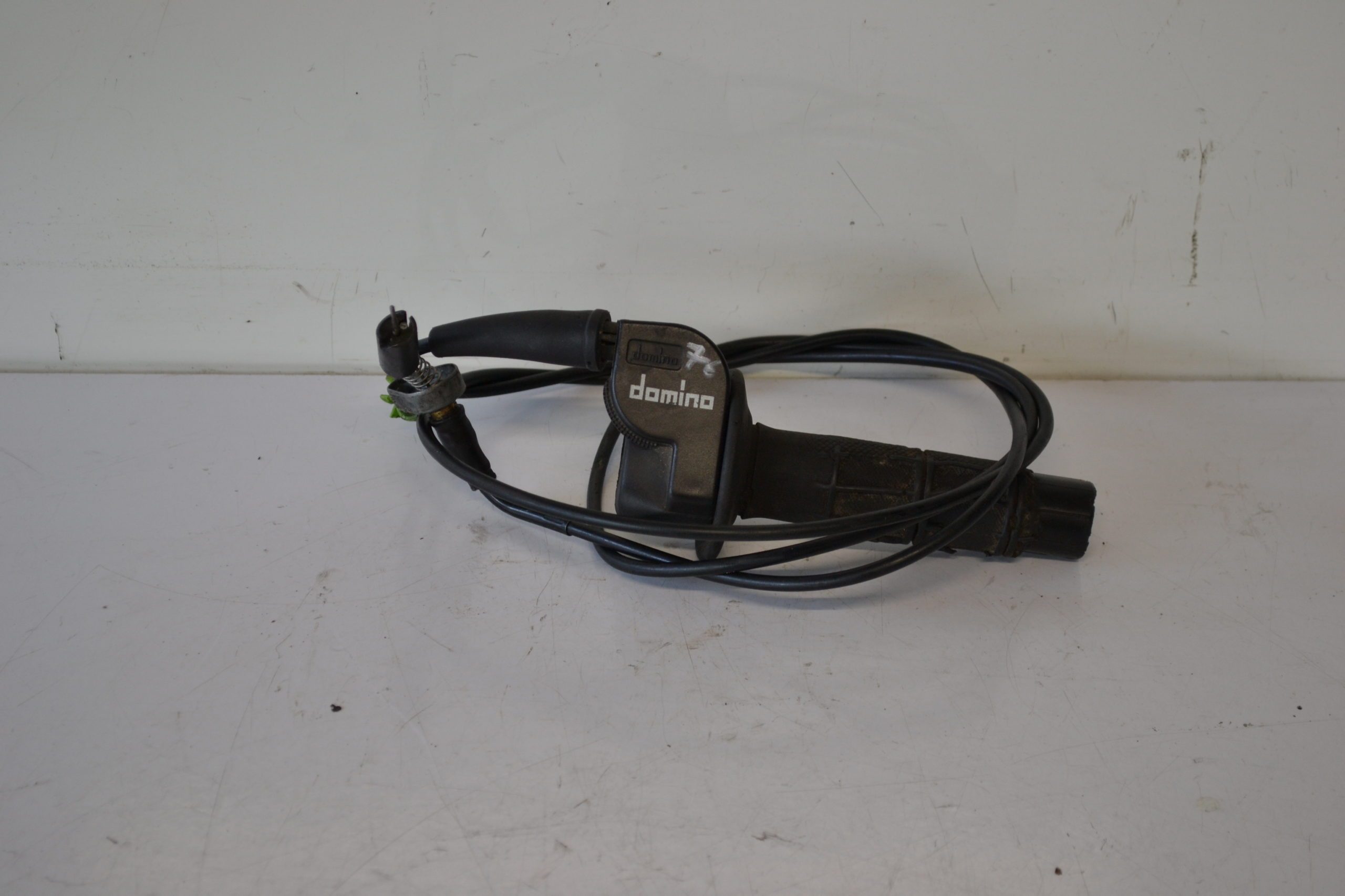 Câble D’accélérateur / Gaz TEKNIX Avec Gaine Pour Scooter 50 PEUGEOT Ludix One 2004 2007