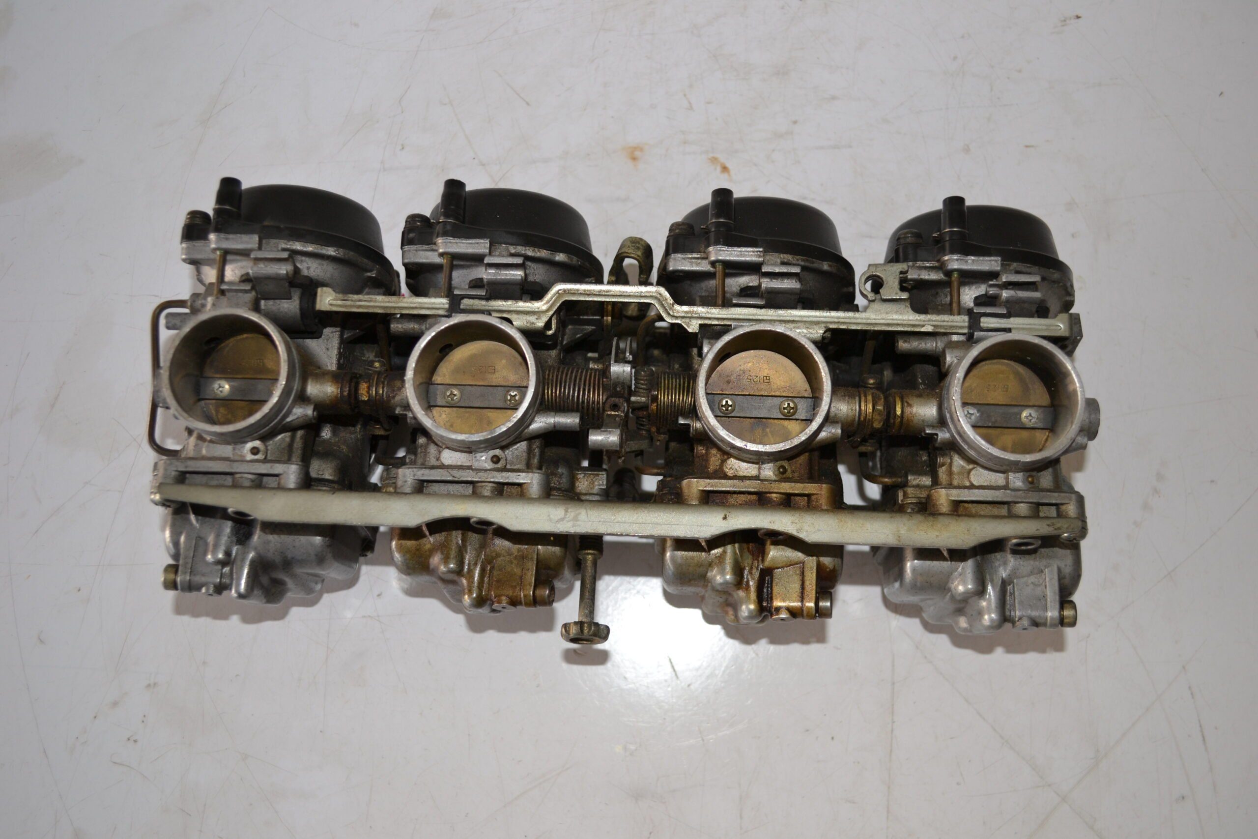 Cuve De Carburateur Mikuni Pour Suzuki GSX 1100 (GSX-G) - Pour Cylindre 3 Ou 4, Occasion En état De Marche