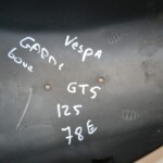 GARDE BOUE VESPA 125 GTS (1)