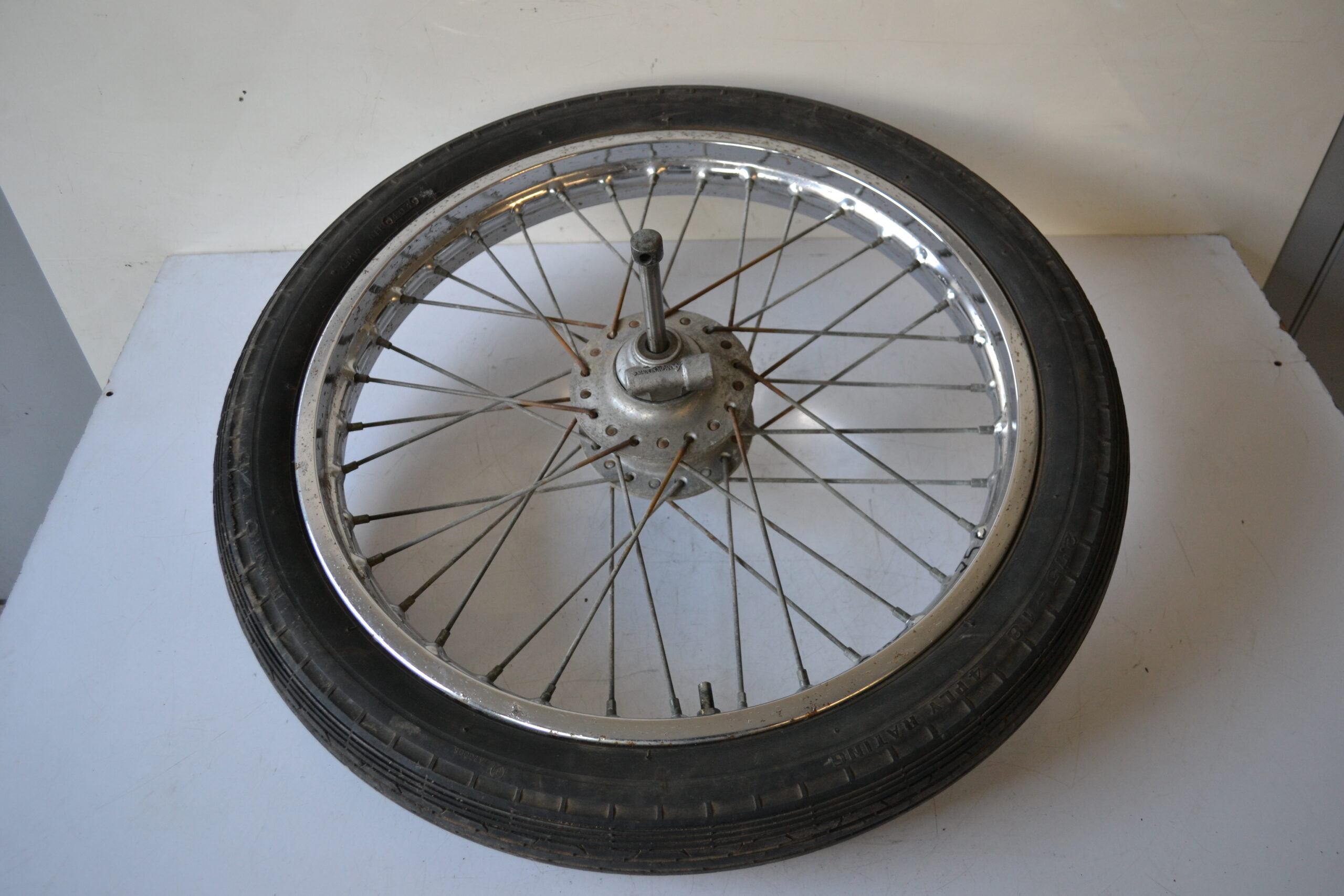 Kit Garde-boue Et Réservoir Pour Suzuki GT 125 – Pièces Neuves – Motorcycle Custom