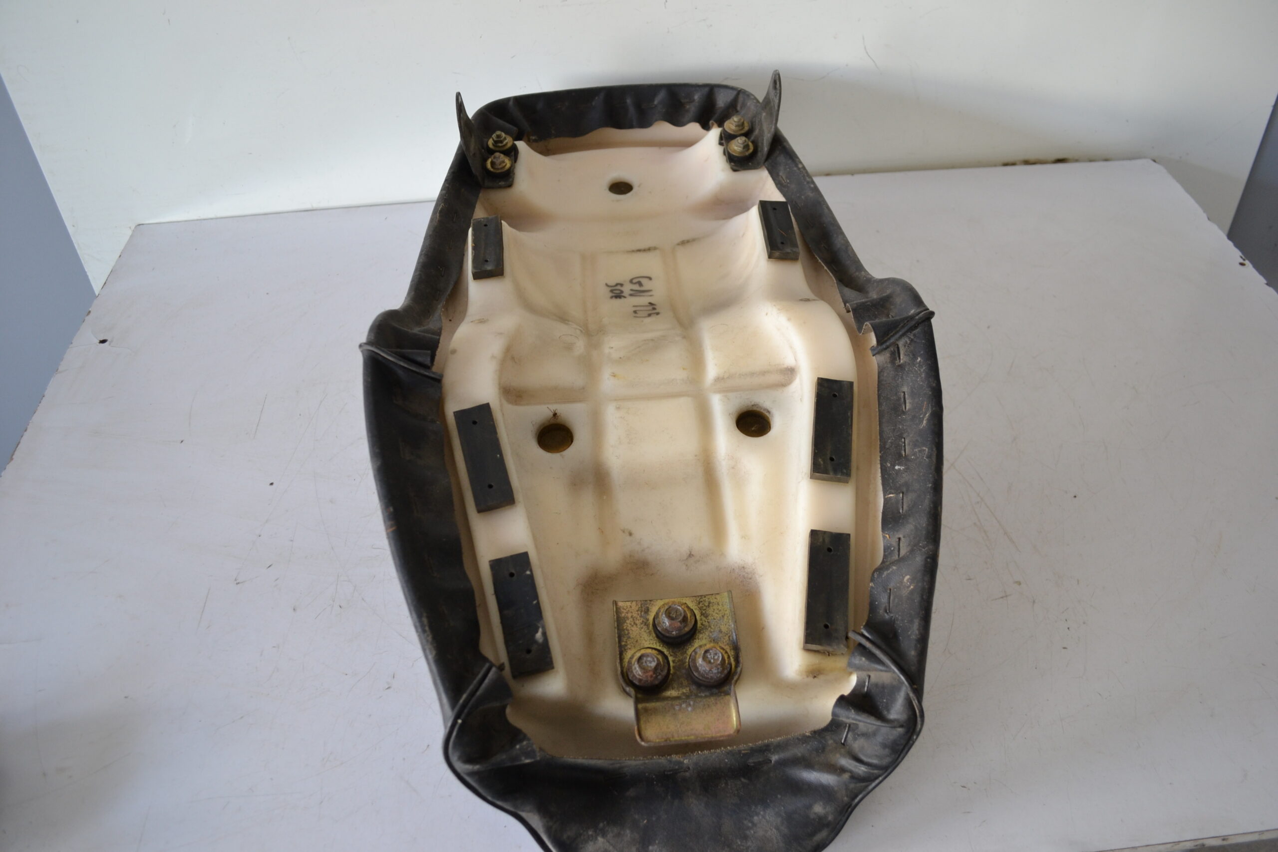 SUZUKI GN 125 (143)
